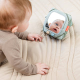 Done by Deer Baby Kontrastkortholder - Tiny Farm