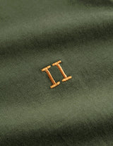 LES DEUX Nørregaard T-Shirt - Olive Night/Orange